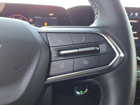 Used 2025 Chevrolet Suburban Premier AWD/4WD image 16