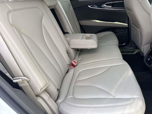 Used 2023 Lincoln Nautilus AWD w/ Premium Package image 12