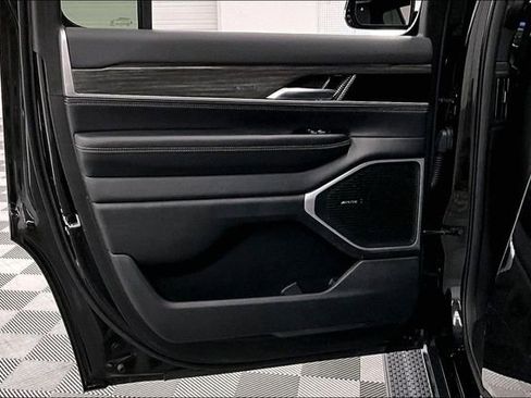 Used 2022 Jeep Wagoneer Series II image 22