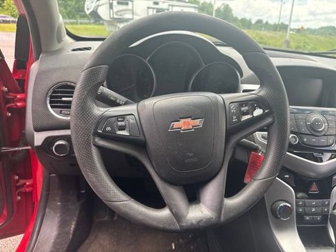 Used 2016 Chevrolet Cruze LT w/ Sun And Sound Package FWD image 9