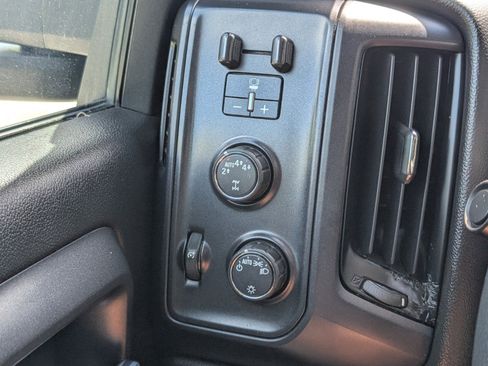 Used 2018 Chevrolet Silverado 1500 Custom w/ Custom Convenience Package AWD/4WD image 19