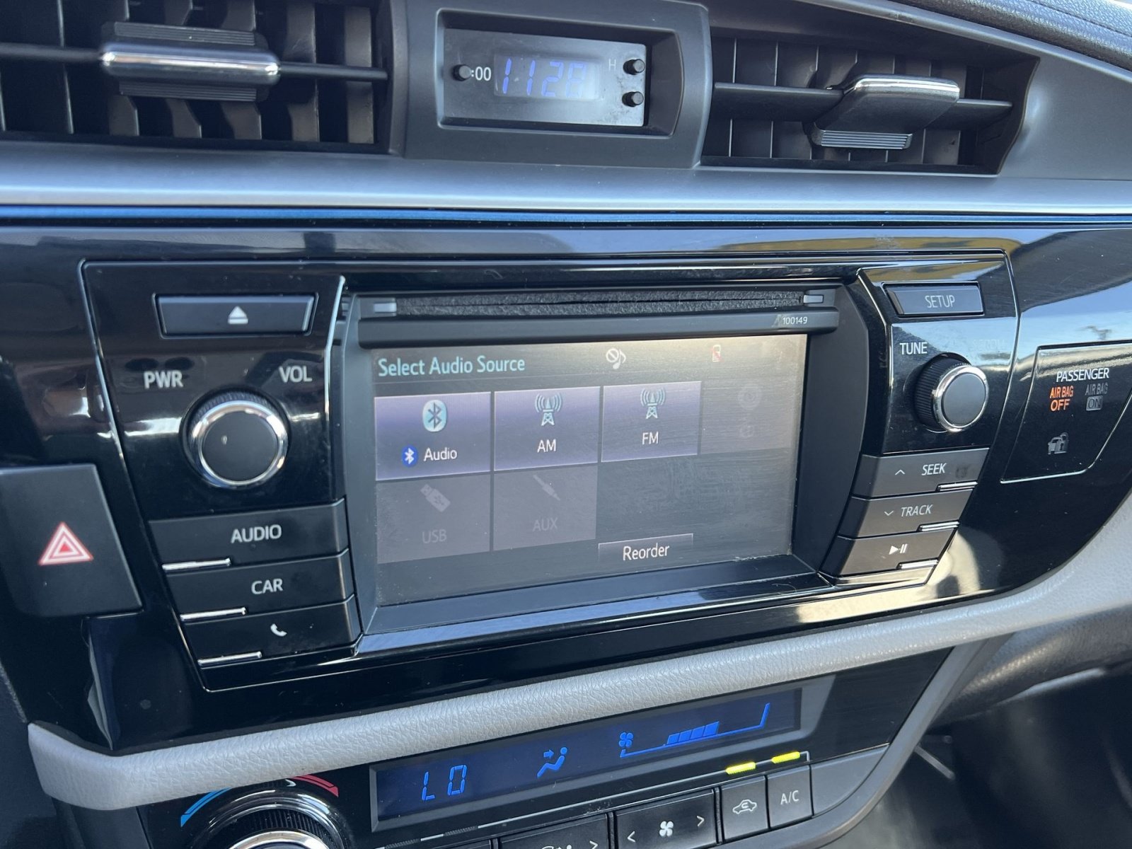 Used 2014 Toyota Corolla LE FWD image 11
