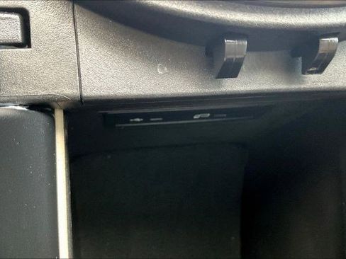 Used 2022 Mercedes-Benz GLC 300 4MATIC image 37