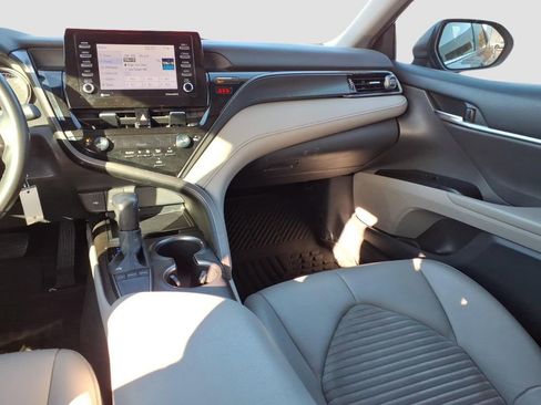 Used 2023 Toyota Camry SE image 14