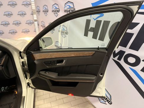 Used 2011 Mercedes-Benz E 350 4MATIC Sedan image 21