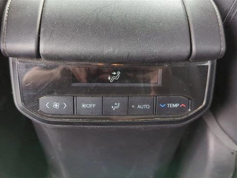 Used 2021 Toyota Highlander XLE image 20