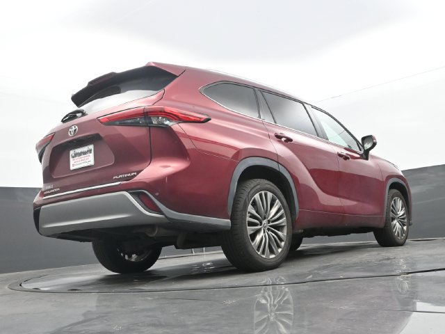Used 2021 Toyota Highlander Platinum FWD image 11