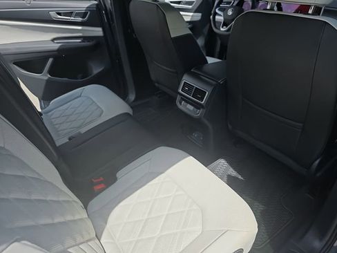 Used 2025 Volkswagen Atlas Cross Sport SEL Premium R-Line AWD/4WD image 12