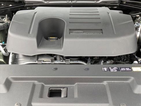 New 2026 Land Rover Defender 110 X-Dynamic SE image 19