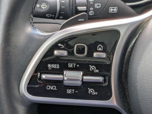 Used 2022 Mercedes-Benz GLC 300 4MATIC image 12