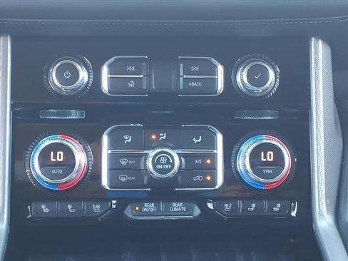 Used 2021 GMC Yukon XL Denali w/ Denali Ultimate Package image 27