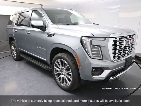 Used 2025 GMC Yukon Denali image 3