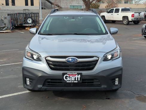 Used 2022 Subaru Outback Premium image 11