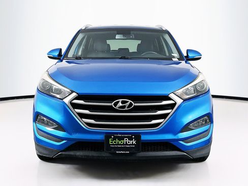 Used 2017 Hyundai Tucson SE Plus FWD image 2