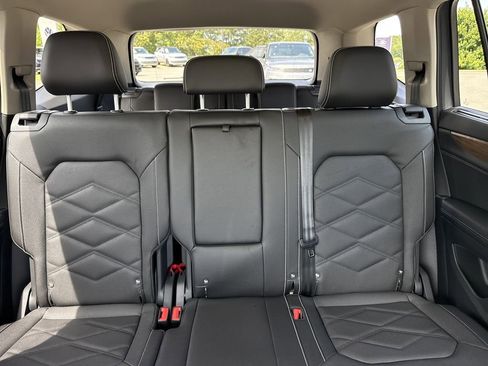 New 2026 Volkswagen Atlas SE FWD image 21