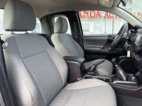 Used 2016 Toyota Tacoma SR image 19