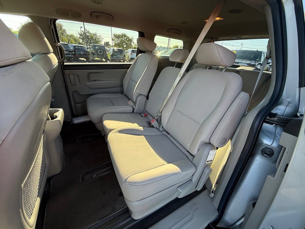Used 2020 Kia Sedona LX FWD image 13