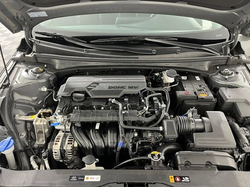 Used 2025 Hyundai Elantra SEL image 21