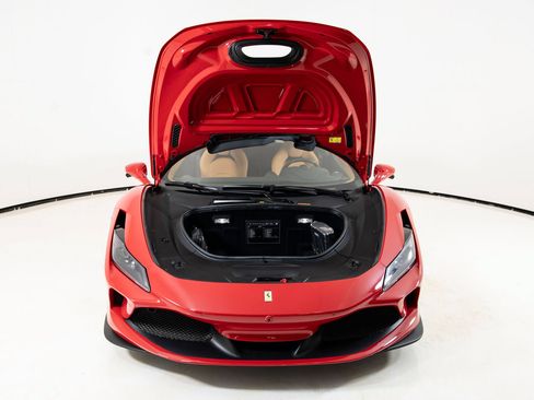 Certified 2022 Ferrari F8 Tributo RWD image 37