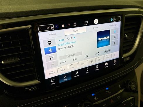 Used 2023 Chrysler Pacifica Limited image 26