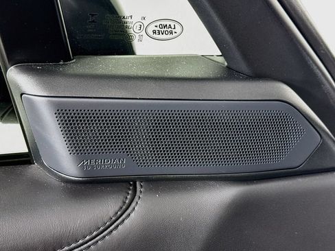 Used 2025 Land Rover Range Rover SE AWD/4WD image 20