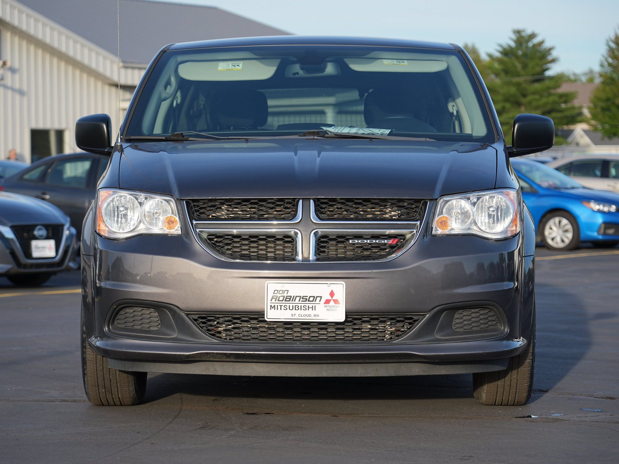 Used 2018 Dodge Grand Caravan SE w/ UConnect Hands-Free Group FWD image 9