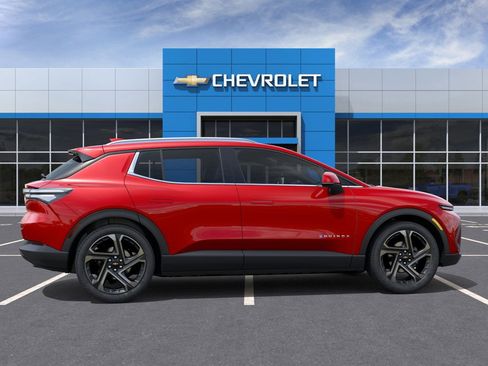 New 2026 Chevrolet Equinox EV LT image 5