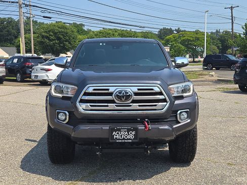 Used 2018 Toyota Tacoma Limited AWD/4WD image 2