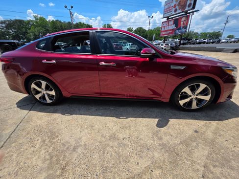 Used 2019 Kia Optima S FWD image 4