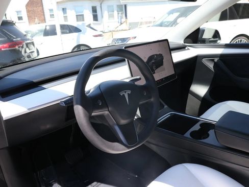 Used 2024 Tesla Model Y Long Range AWD/4WD image 11
