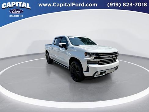 Used 2021 Chevrolet Silverado 1500 High Country w/ Technology Package AWD/4WD image 2