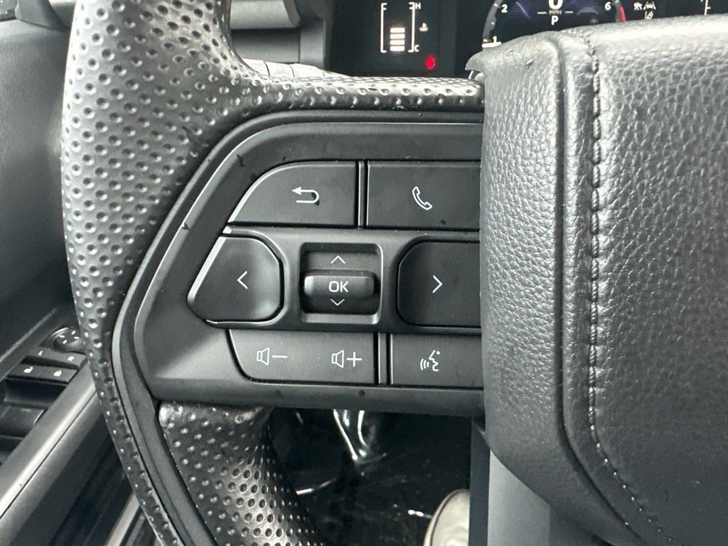 Used 2025 Toyota Tacoma SR5 AWD/4WD image 38