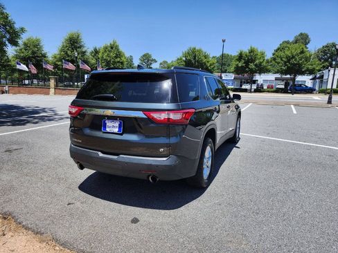 Used 2019 Chevrolet Traverse LT FWD image 16