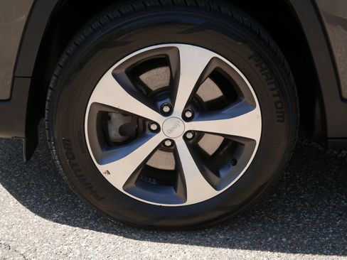 Used 2020 Jeep Cherokee Limited AWD/4WD image 15