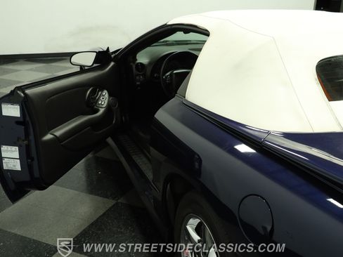 Used 2001 Pontiac Firebird Trans Am RWD image 33