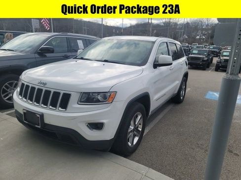 Used 2015 Jeep Grand Cherokee Laredo image 2