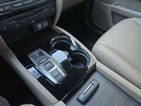 Certified 2019 Honda Pilot Touring image 27