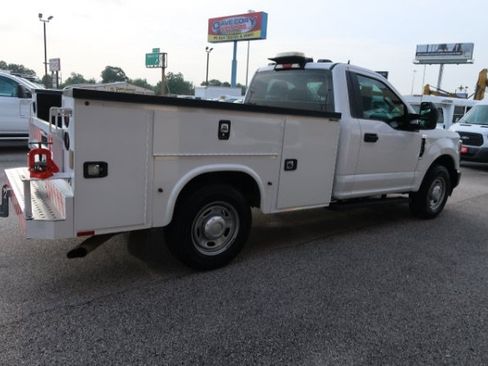 Used 2022 Ford F250 XL RWD image 4