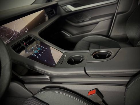 New 2025 Porsche Taycan 4S image 24