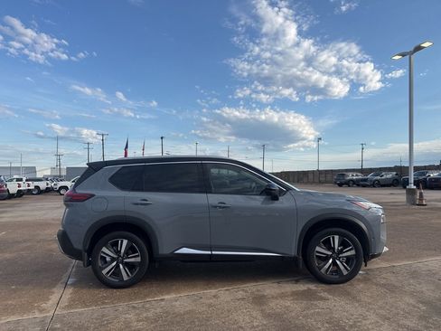 Used 2023 Nissan Rogue Platinum w/ Platinum Premium Package AWD/4WD image 26