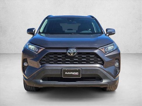 Used 2020 Toyota RAV4 XLE Premium FWD image 2