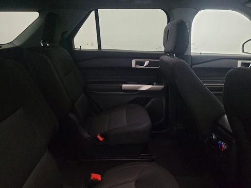 Used 2022 Ford Explorer XLT image 19