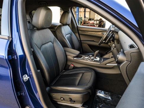 Used 2022 Alfa Romeo Stelvio Sprint image 30