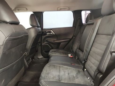 Used 2023 Mitsubishi Outlander SE image 8