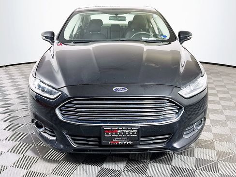 Used 2015 Ford Fusion SE w/ Equipment Group 201A image 2