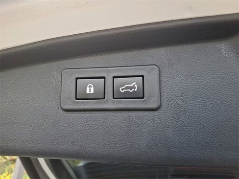 Used 2023 Subaru Outback Touring image 29