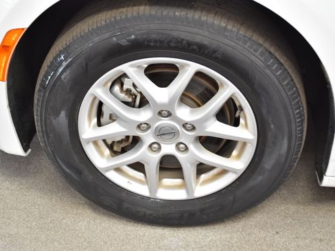 Used 2023 Chrysler Voyager LX FWD image 36