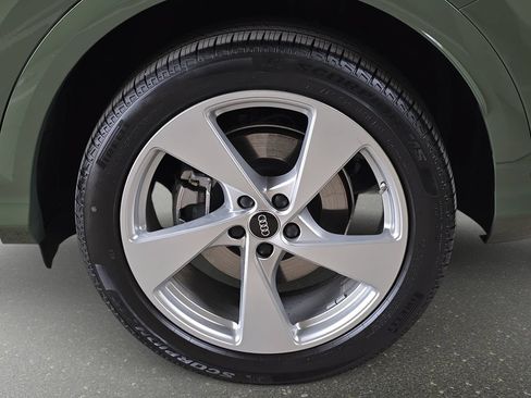 Certified 2025 Audi Q5 Prestige AWD/4WD image 36