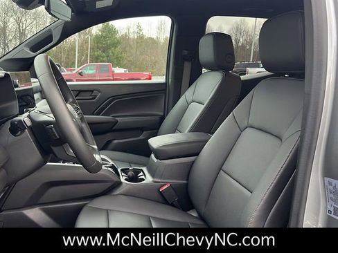 Used 2024 Chevrolet Colorado Trail Boss w/ Advanced Trailering Package image 16