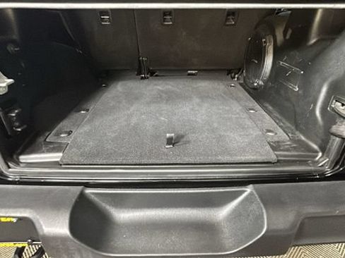 Used 2018 Jeep Wrangler Unlimited Sport S AWD/4WD image 27